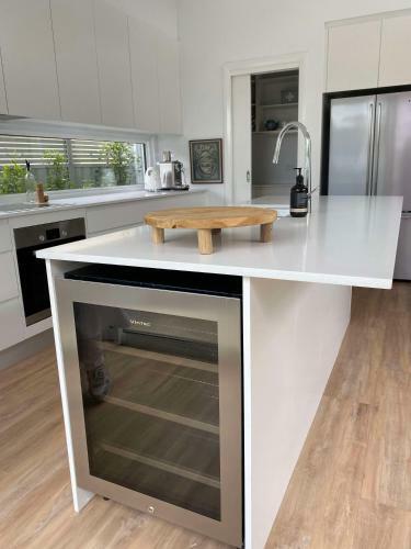 Stylish Comfort & Centrally Located!