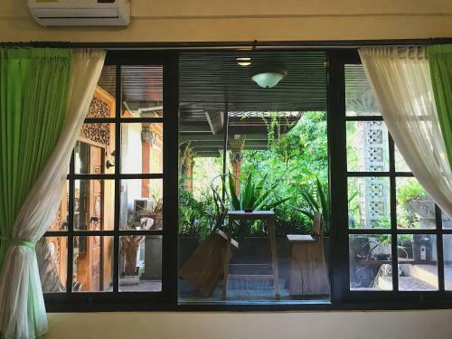 Lodge Pondok Legon House