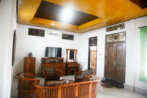 Lodge Pondok Legon House