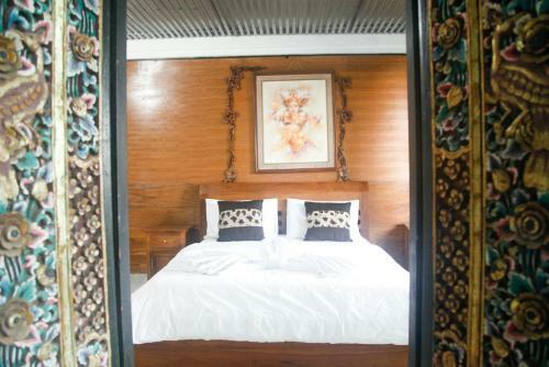 Lodge Pondok Legon House