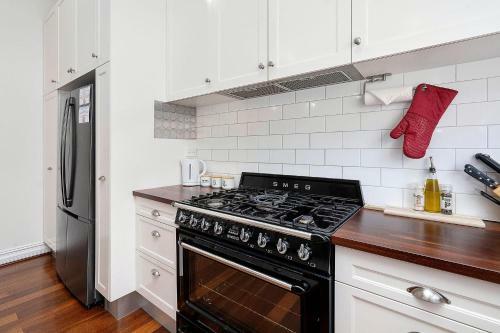 Vintage On Vincent, Quality Family Home