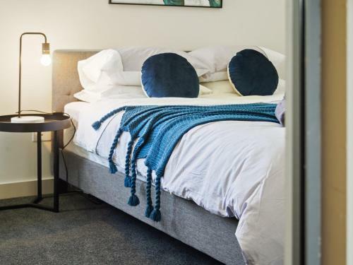 Luxe Furnished City Skyline Views
