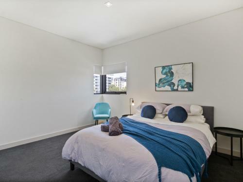 Luxe Furnished City Skyline Views