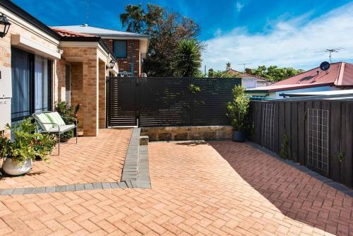 Scarborough Villa On Duke - Executive Escapes