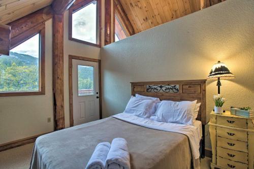 Luxe Black Hawk Retreat With Private Hot Tub!