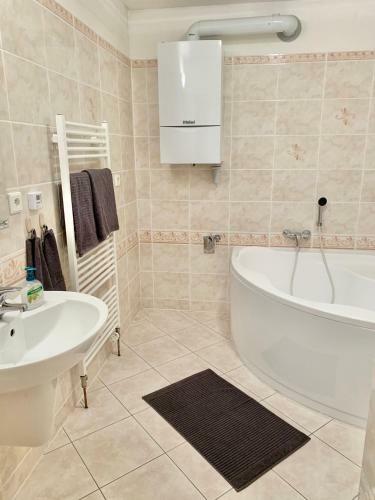 Apartamento Ubytov�n� V Soukrom� V Srdci Pece Pod Sn??kou