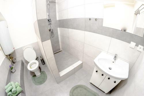 Pilsen Apartment
