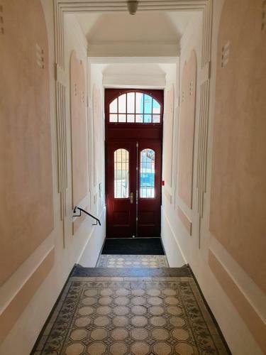 Spacious Luxury Apartment In The City Center