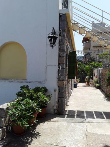 Villa Kamari-cretan Style Apartment
