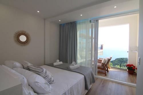Apartamento Lakones Deluxe Suites