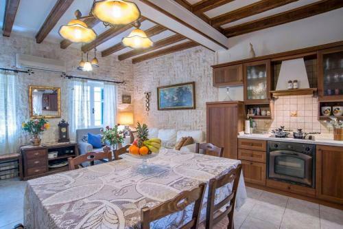 Mary Design House Laka Paxos