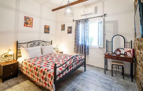 Flora's Beach And Pool Villa In Syros