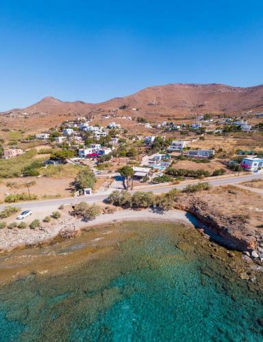 Flora's Beach And Pool Villa In Syros