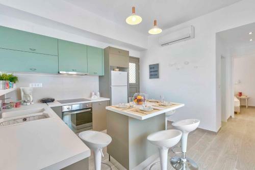 Cozy Beach Apartment With Seaview