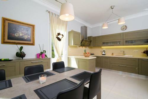 Villa Athens Seaview