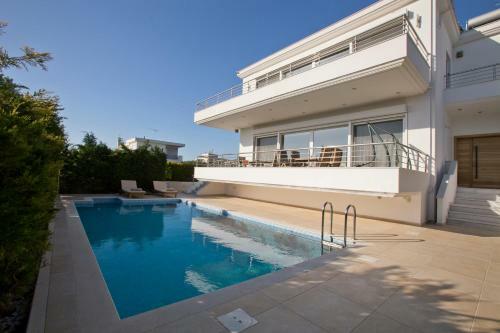 Luxury Villa Loutraki With Private Heated Pool