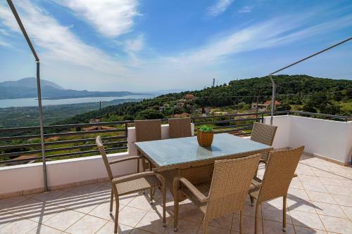 Apartamento Aliki's Top Floor Suite With Shared Infinity Pool!