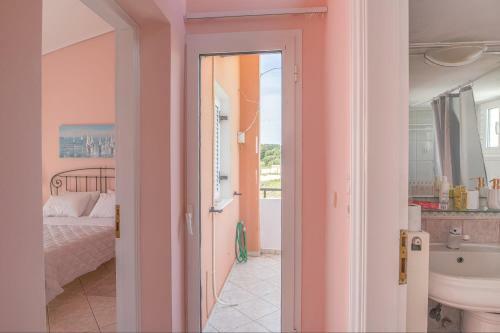 Apartamento Aliki's Top Floor Suite With Shared Infinity Pool!