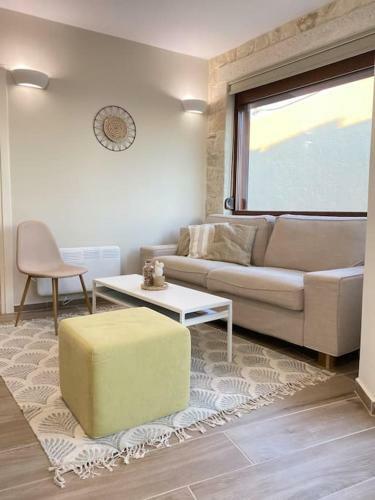Makry-gialos Luxury Seaview Apartment