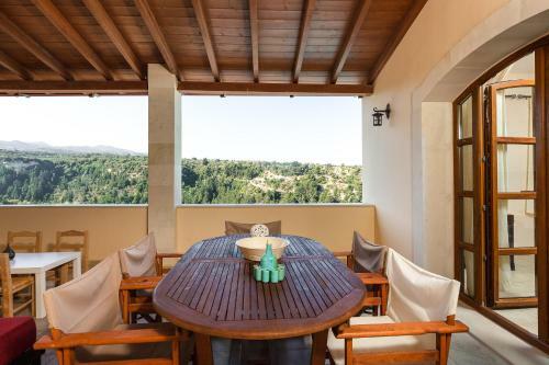 Villa Ilys Home, Country Retreat!