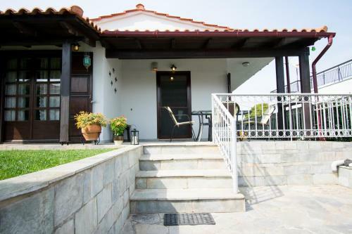 Charming Traditional Hideaway