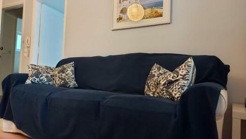 Joan's Airport Apartment