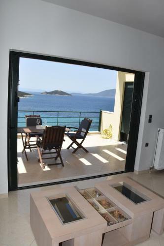 Megali Ammos Maisonette & Studio