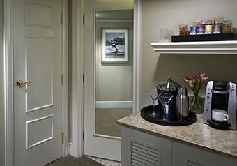 Woodmark Hotel Yacht Club & Spa