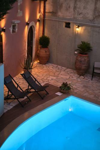 Chara Villas With 20m2 Swimming Pool-bbq!