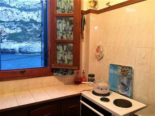 Lionas Seaside Retreat
