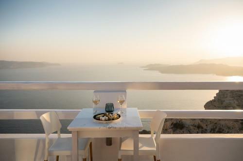Hotel Apeiron Blue Santorini