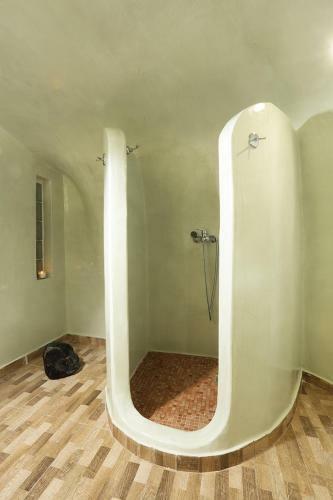 Church And Cave - Santorini Private Residences