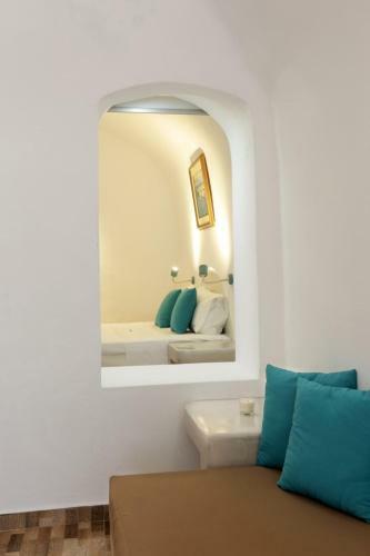 Church And Cave - Santorini Private Residences