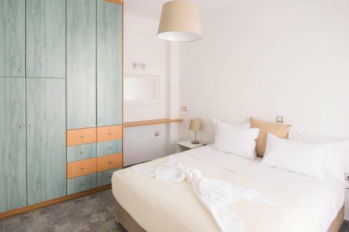 Santorini Villatzio Suites