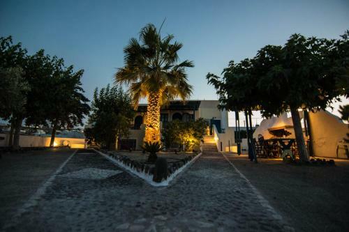 Santorini Villatzio Suites