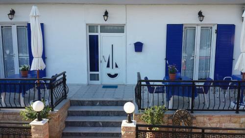 Hostal Rooms Ntontas