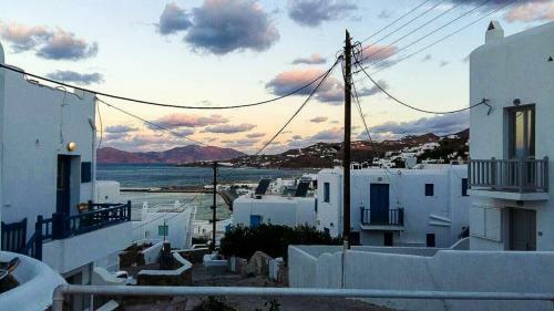 Traditional Split Level House In Mykonos Town