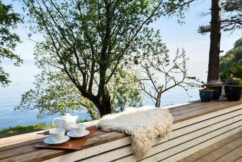 Private House & Bungalow By The Sea