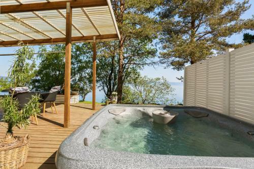 Private House & Bungalow By The Sea