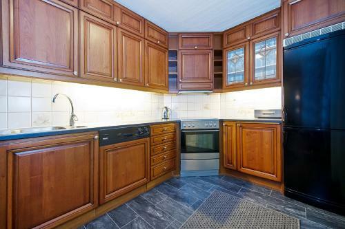 Enter Viking Apartments