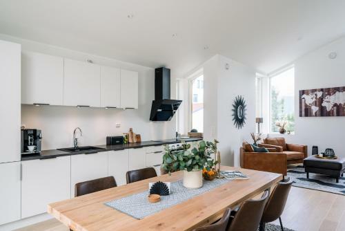 Modern Villas In Plush Town