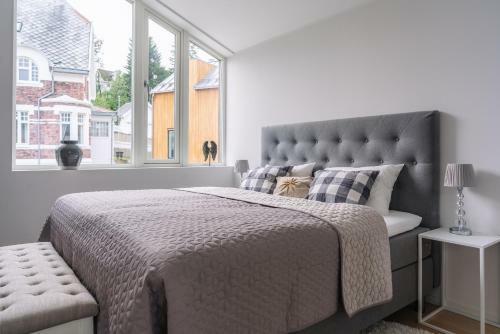 Modern Villas In Plush Town