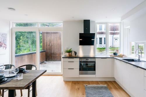 Modern Villas In Plush Town
