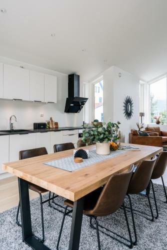 Modern Villas In Plush Town