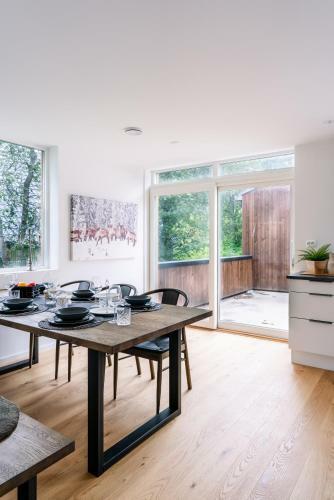 Modern Villas In Plush Town