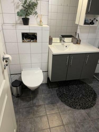 Apartamento 2 Roms Leilighet I N�rheten Av Troms� Sentrum.