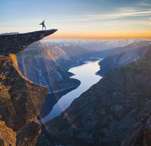 Trolltunga Living