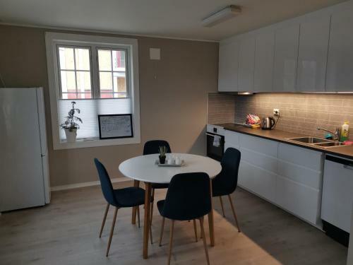 Apartamento Koselig Leilighet I Sandane Sentrum