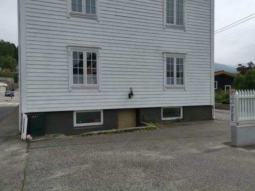 Apartamento Koselig Leilighet I Sandane Sentrum
