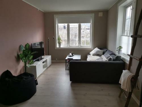 Apartamento Koselig Leilighet I Sandane Sentrum